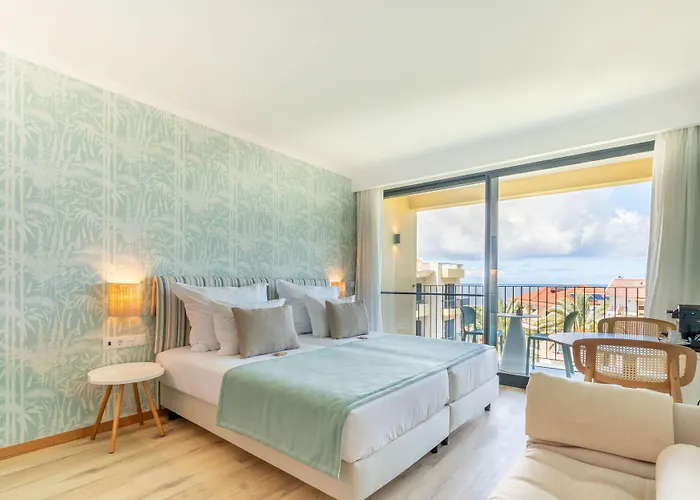 By Aqua Natura 4* Porto Moniz